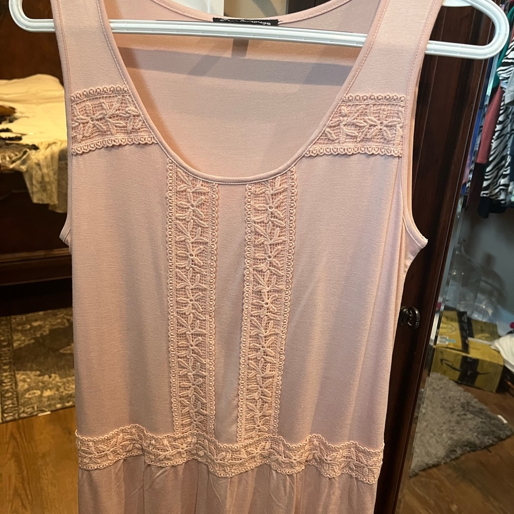 Perfect condition pink top details ruffle on bottom